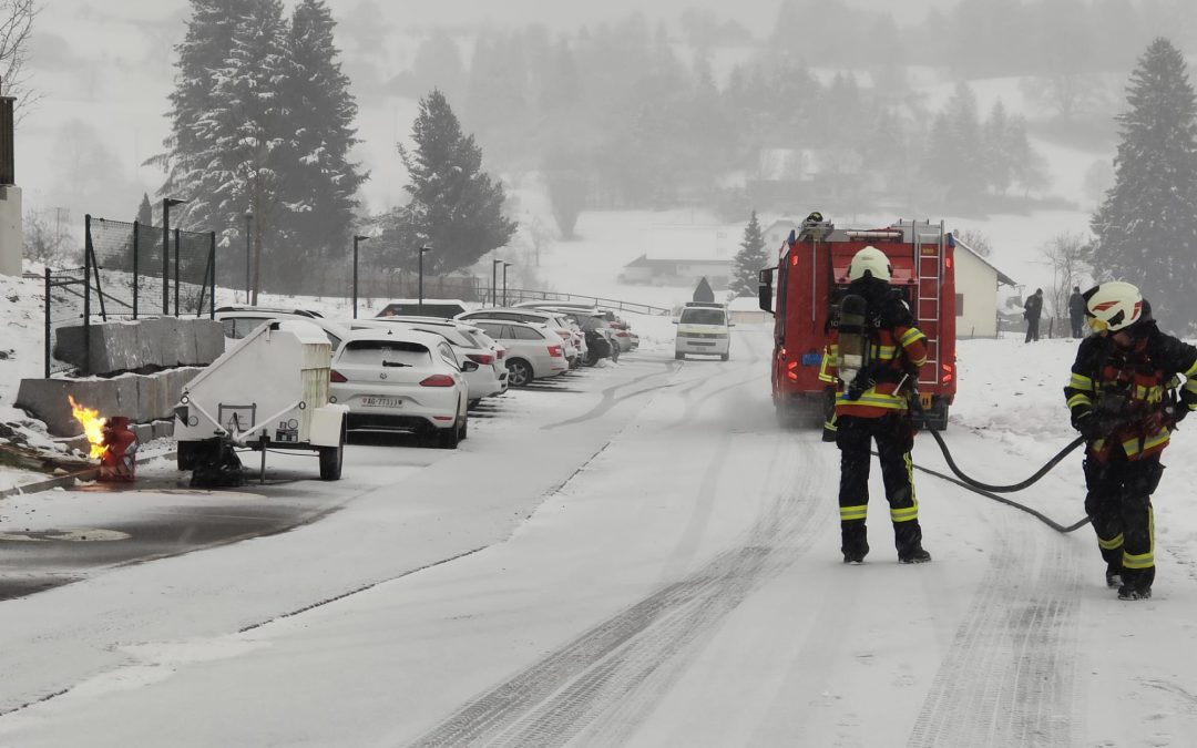 Brand klein – brennende Gasflasche